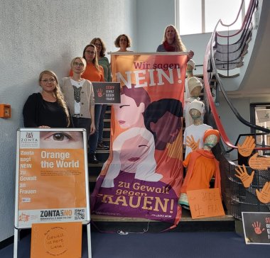 Employees of the Catholic Women's Social Service, Diakonie, the Equal Opportunities Officer and Zonta say NO to violence against women and girls (November 2024)