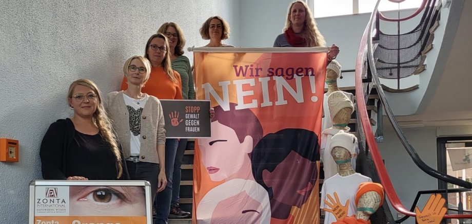 Employees of the Catholic Women's Social Service, Diakonie, the Equal Opportunities Officer and Zonta say NO to violence against women and girls (November 2024)