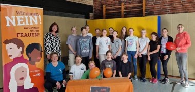 Assertiveness course for girls in Kevelaer with trainer Britta Tiggelkamp and Detective Chief Inspector Stefanie Bodden-Bergau in October 2023